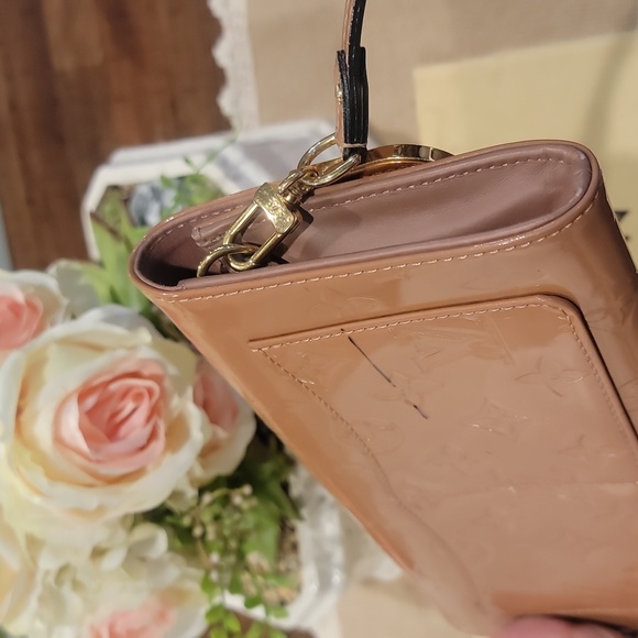 📍FINAL MARKDOWN📍 Authentic Louis Vuitton Rossmore shoulder bag - Picture 5 of 14